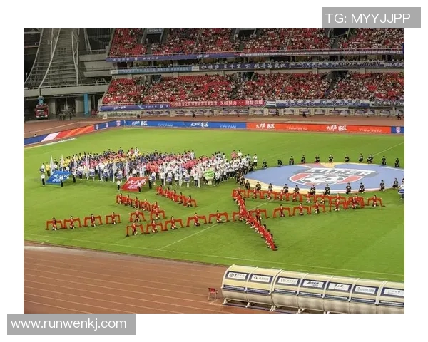 武汉足球队战术变革引发热议球迷热盼新赛季精彩表现与战术创新